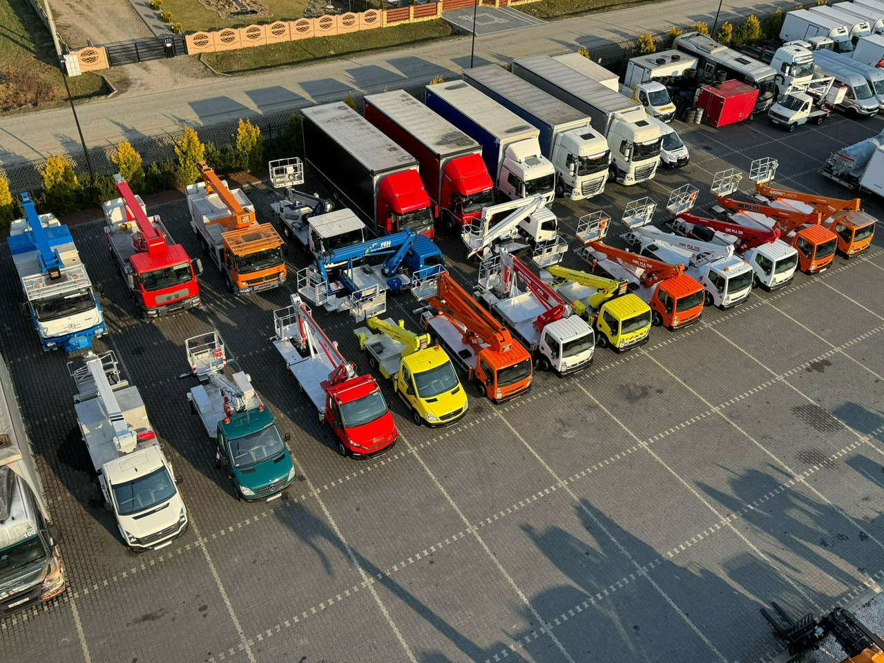 Nissan Cabstar - منصة تلسكوبية محمولة على شاحنة: صورة 5 Nissan Cabstar - منصة تلسكوبية محمولة على شاحنة: صورة 5