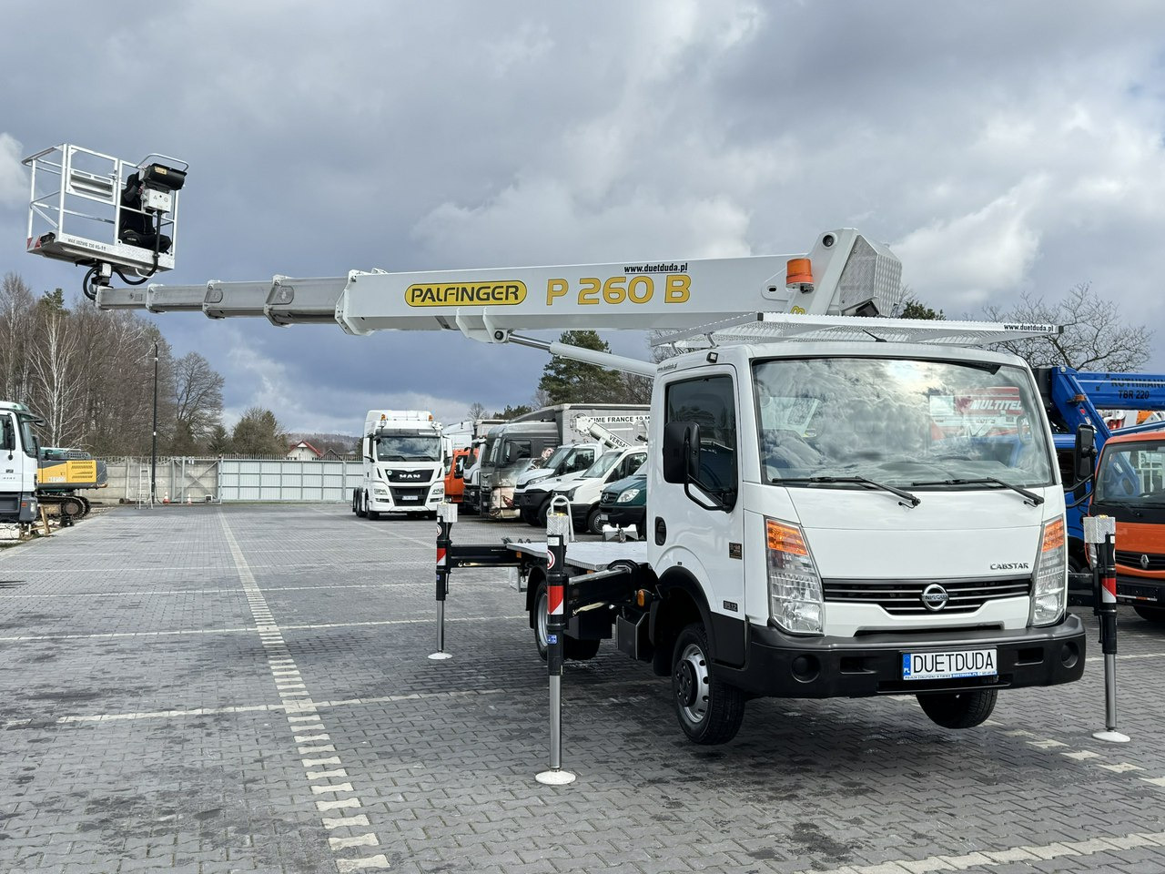 Nissan Cabstar - منصة تلسكوبية محمولة على شاحنة: صورة 3 Nissan Cabstar - منصة تلسكوبية محمولة على شاحنة: صورة 3
