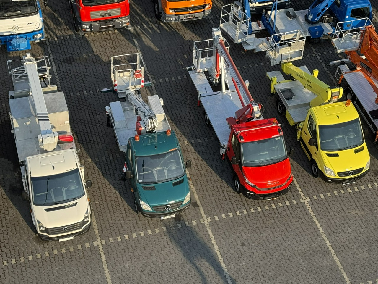 منصة تلسكوبية محمولة على شاحنة Nissan Zwyżka / Podnośnik Koszowy / 4X4 / CABSTAR / MAXITY / SPRINTER: صورة 11