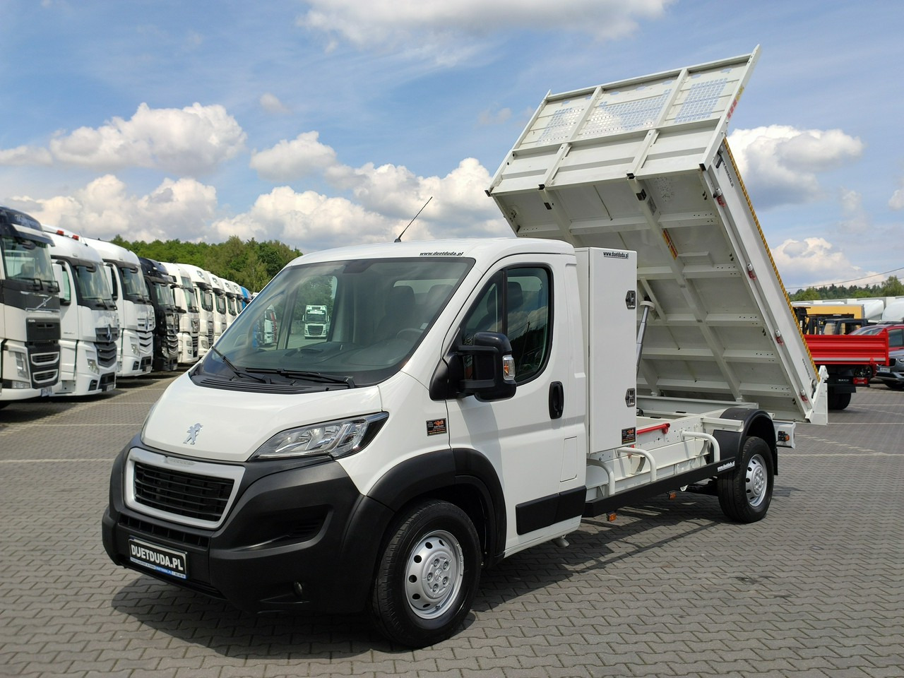 Peugeot Boxer - قلاب صغير: صورة 1 Peugeot Boxer - قلاب صغير: صورة 1