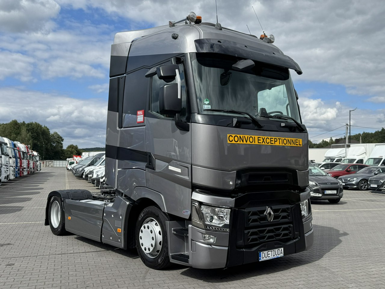 Renault Gama T 520 HIGH CAB Silnik 13litrów Euro 6 Low deck - وحدة جر: صورة 5 Renault Gama T 520 HIGH CAB Silnik 13litrów Euro 6 Low deck - وحدة جر: صورة 5