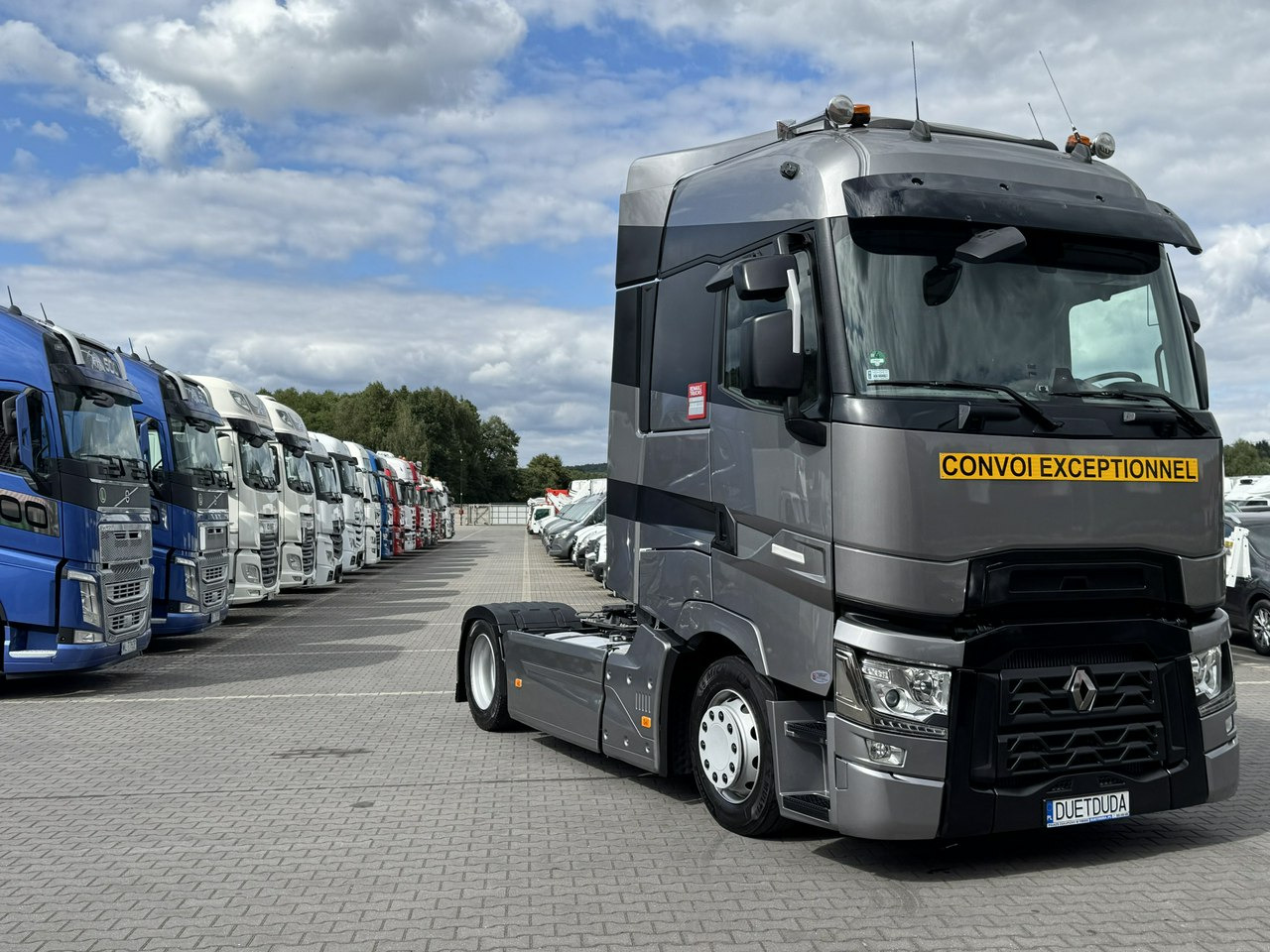 Renault Gama T 520 HIGH CAB Silnik 13litrów Euro 6 Low deck - وحدة جر: صورة 1 Renault Gama T 520 HIGH CAB Silnik 13litrów Euro 6 Low deck - وحدة جر: صورة 1