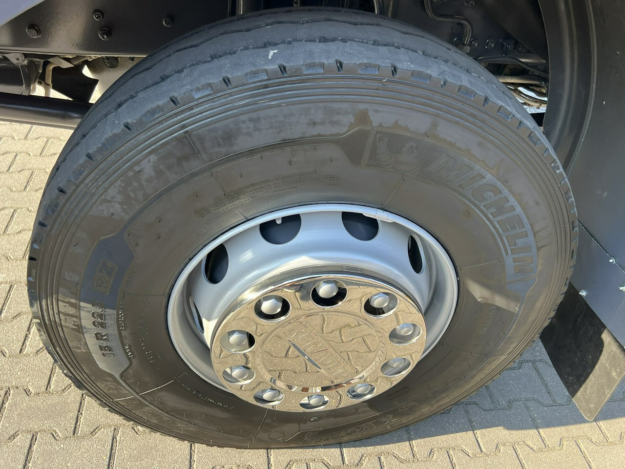 Renault Kerax 26.390 6x4 Mocny HDS FASSI F170 Sterowanie Radiowe - شاحنة قلاب, شاحنة كرين: صورة 4 Renault Kerax 26.390 6x4 Mocny HDS FASSI F170 Sterowanie Radiowe - شاحنة قلاب, شاحنة كرين: صورة 4
