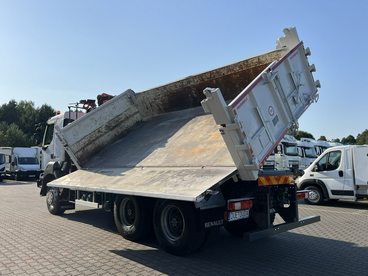 Renault Kerax 26.390 6x4 Mocny HDS FASSI F170 Sterowanie Radiowe - شاحنة قلاب, شاحنة كرين: صورة 5 Renault Kerax 26.390 6x4 Mocny HDS FASSI F170 Sterowanie Radiowe - شاحنة قلاب, شاحنة كرين: صورة 5