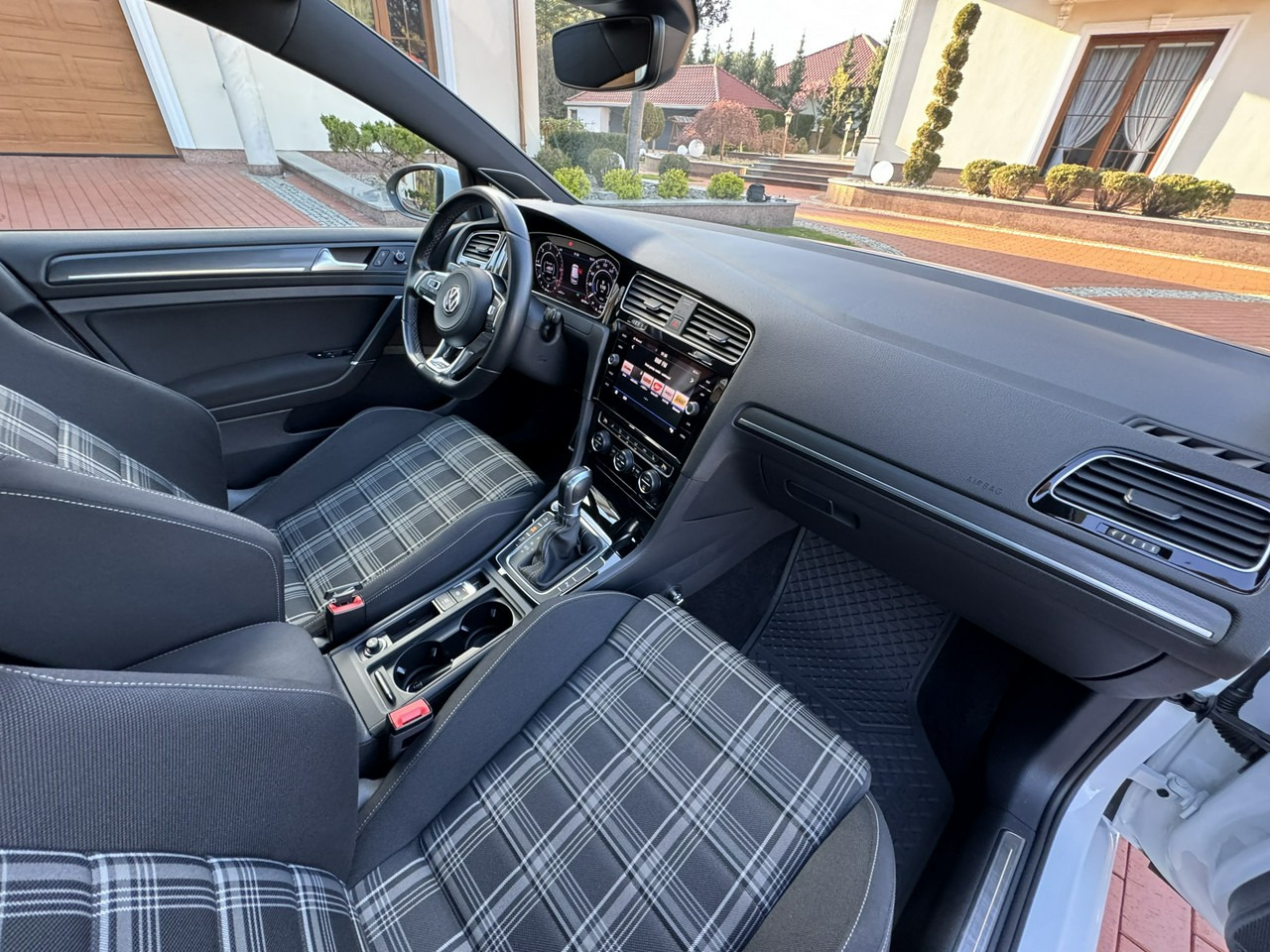 هاتشباك Volkswagen Golf: صورة 45