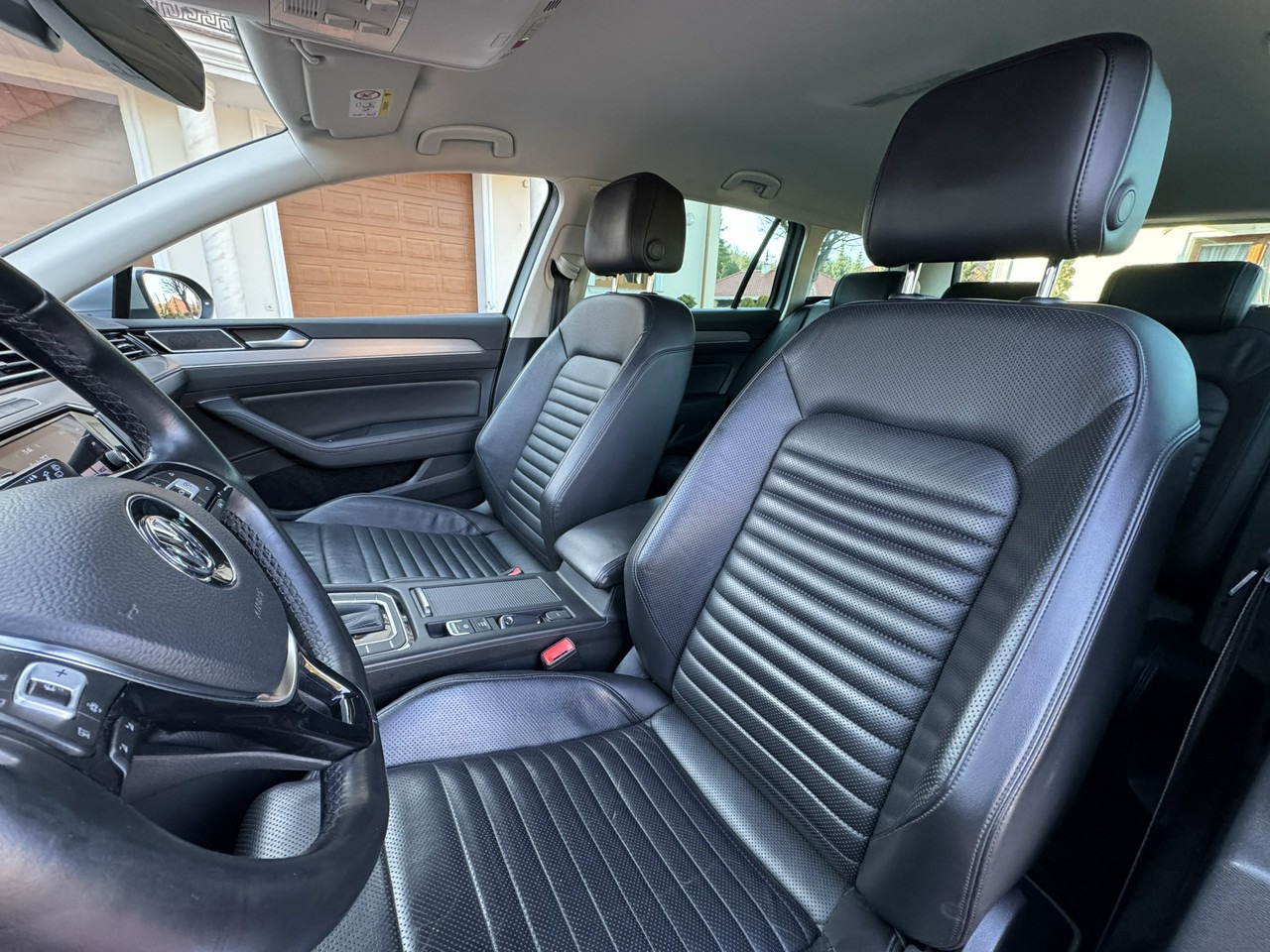 سيارة Volkswagen Passat: صورة 35