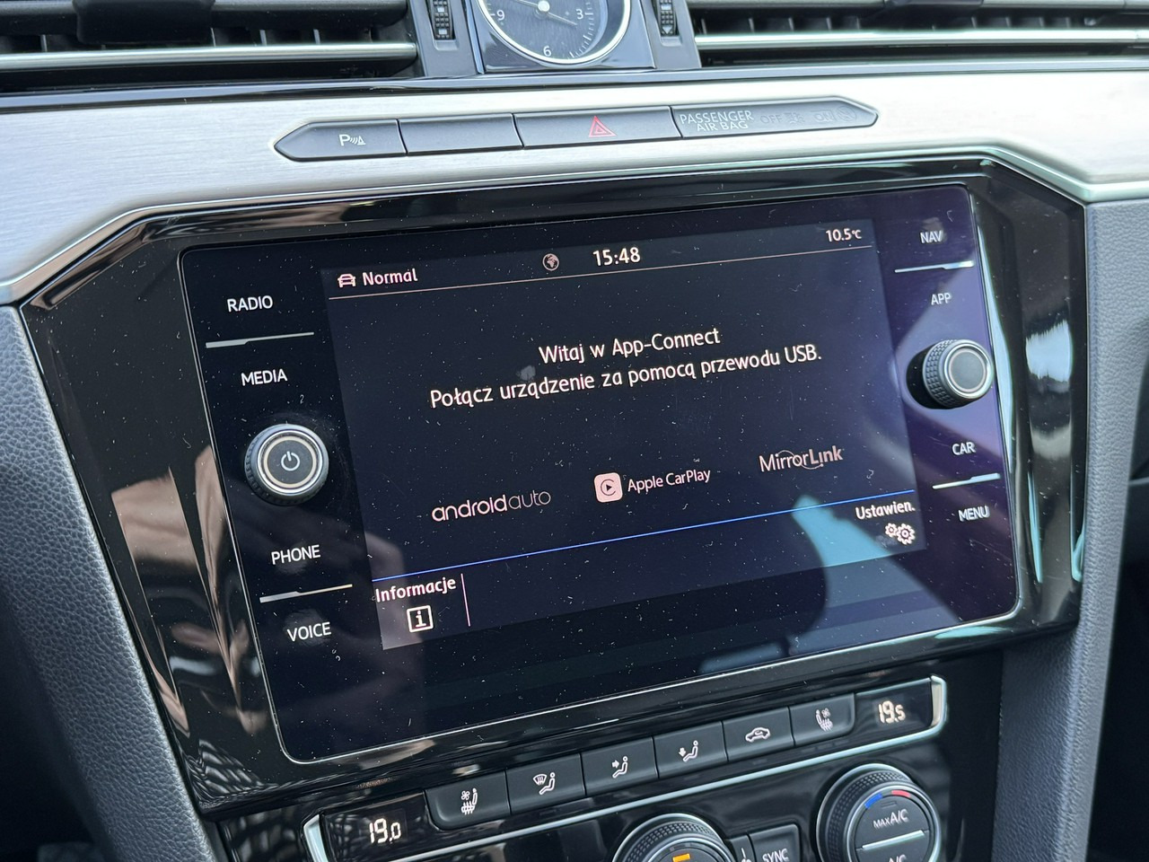 سيارة Volkswagen Passat: صورة 25