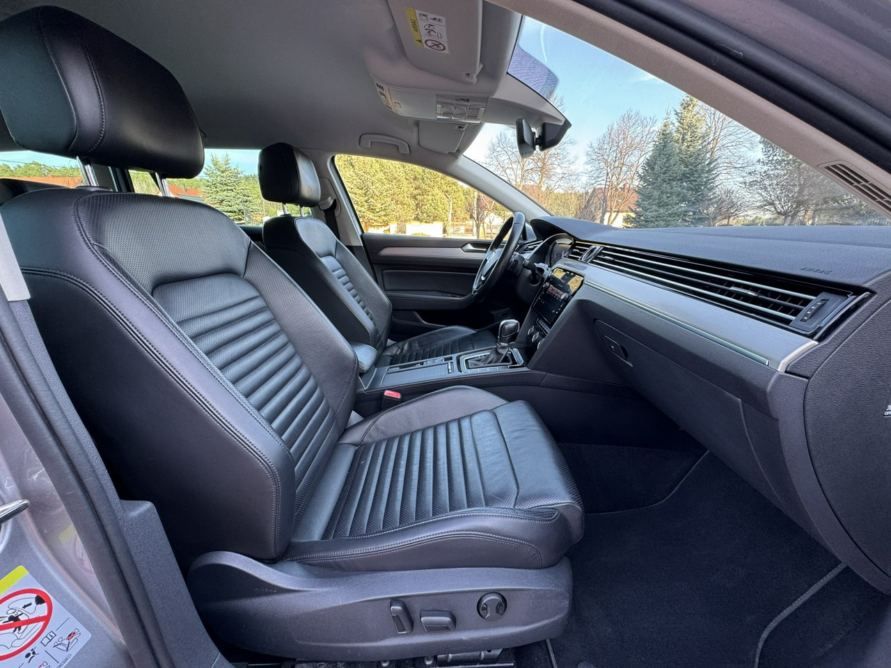 سيارة Volkswagen Passat: صورة 44