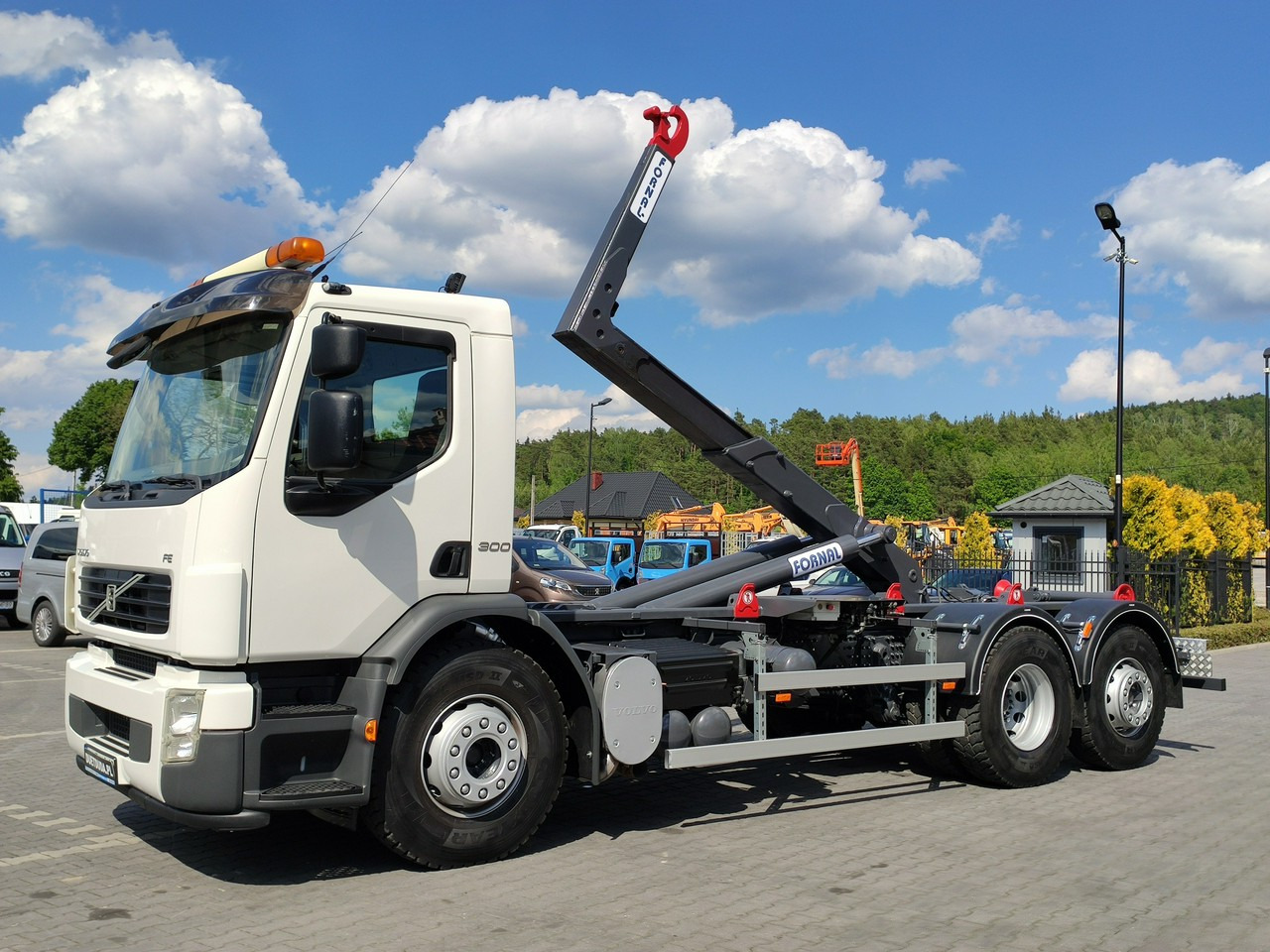 Volvo FE 26.300 Hakowiec Napęd 6x2 Oś Skrętna - شاحنة ذات خطاف: صورة 2 Volvo FE 26.300 Hakowiec Napęd 6x2 Oś Skrętna - شاحنة ذات خطاف: صورة 2