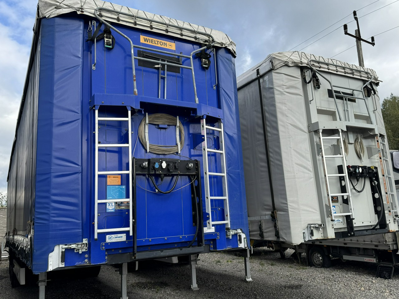 Wielton Standard na osiach SAF LIBNER DO PALET, ZRĄBKI, TROCIN - نصف مقطورة ستارة: صورة 2 Wielton Standard na osiach SAF LIBNER DO PALET, ZRĄBKI, TROCIN - نصف مقطورة ستارة: صورة 2