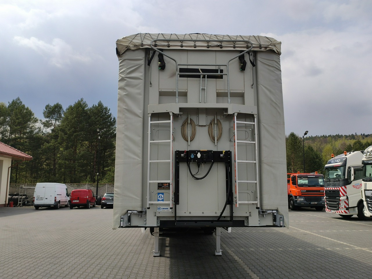 Wielton Standard na osiach SAF LIBNER DO PALET, ZRĄBKI, TROCIN - نصف مقطورة ستارة: صورة 5 Wielton Standard na osiach SAF LIBNER DO PALET, ZRĄBKI, TROCIN - نصف مقطورة ستارة: صورة 5