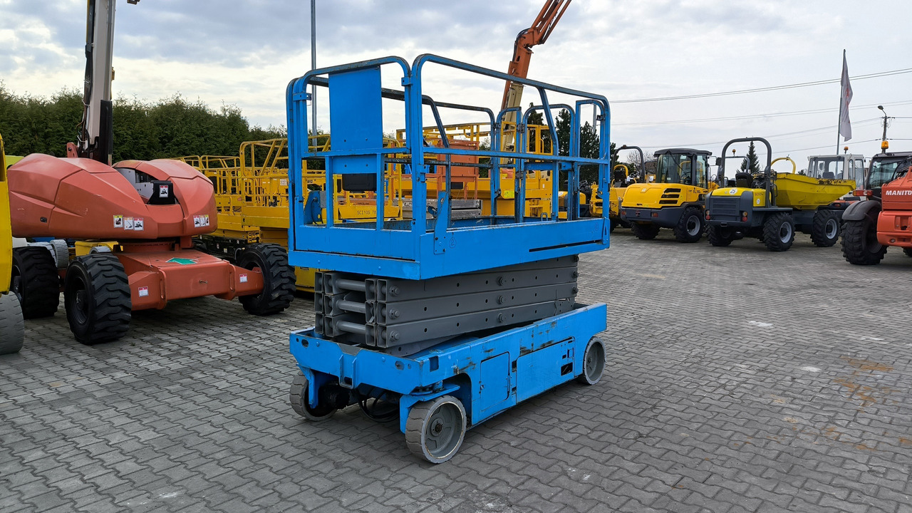 GENIE GS 2646 - رافعة هيدروليكية مقصية: صورة 3 GENIE GS 2646 - رافعة هيدروليكية مقصية: صورة 3