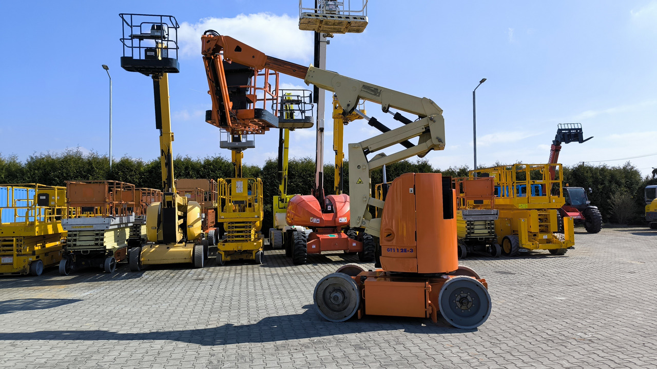 شاحنة ذراع مفصلي JLG E 300 AJP: صورة 24