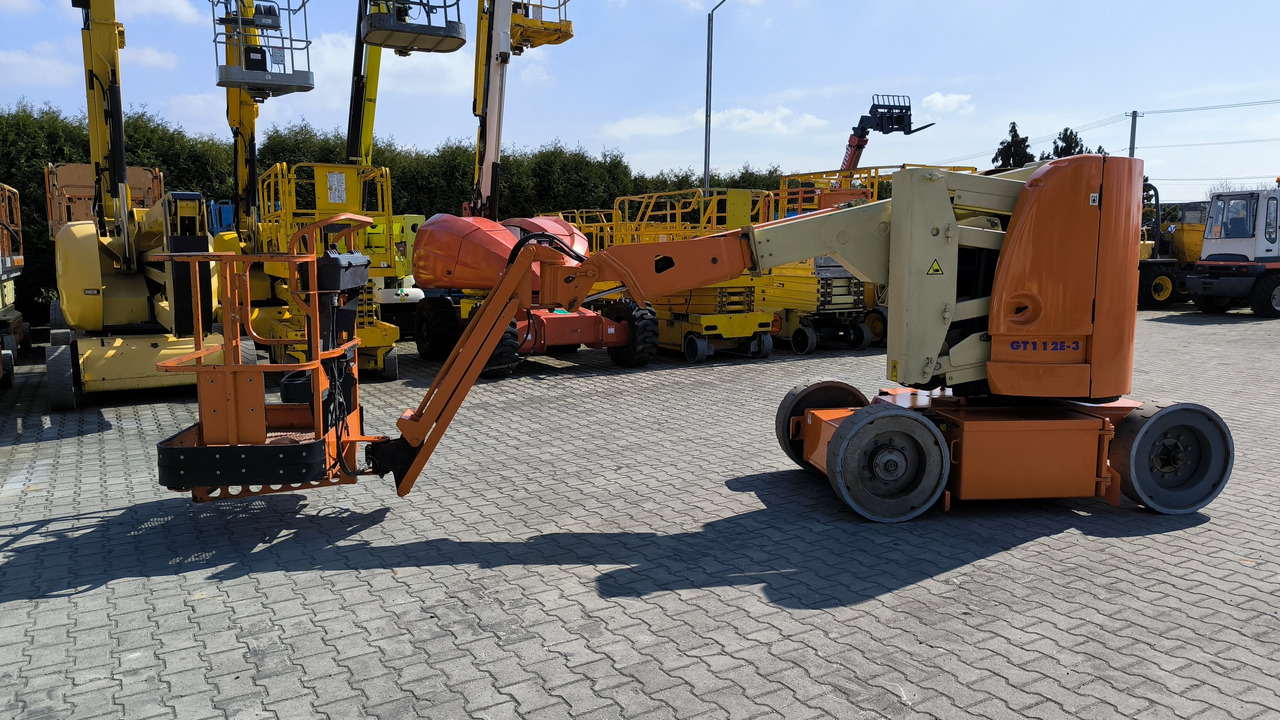 شاحنة ذراع مفصلي JLG E 300 AJP: صورة 8