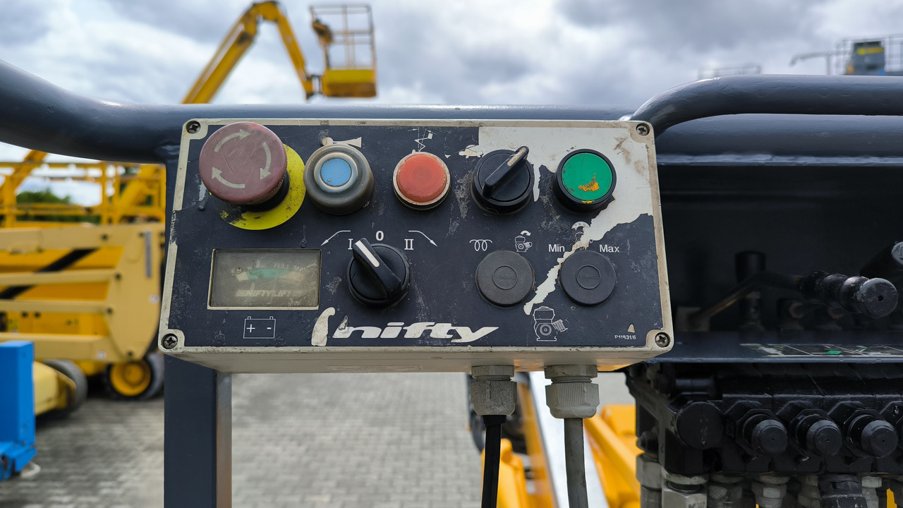 شاحنة ذراع مفصلي NIFTYLIFT HR 12 NE: صورة 11