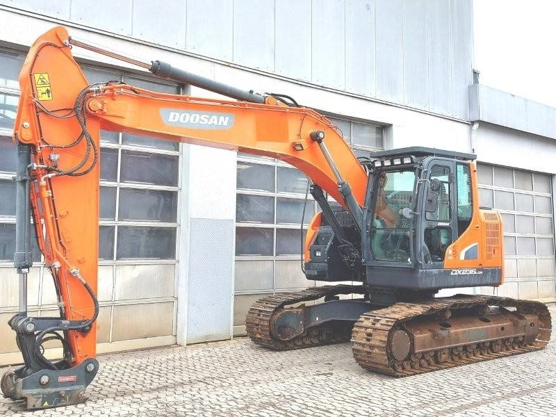 Doosan DX 235 LCR-5 - حفار زحاف: صورة 2 Doosan DX 235 LCR-5 - حفار زحاف: صورة 2