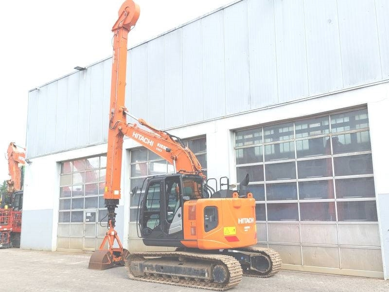 Hitachi ZX 135 US-6 Teledipper - حفار زحاف: صورة 3 Hitachi ZX 135 US-6 Teledipper - حفار زحاف: صورة 3