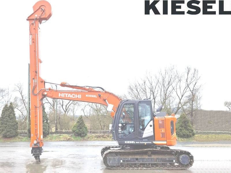 Hitachi ZX 135 US-6 Teledipper - حفار زحاف: صورة 1 Hitachi ZX 135 US-6 Teledipper - حفار زحاف: صورة 1