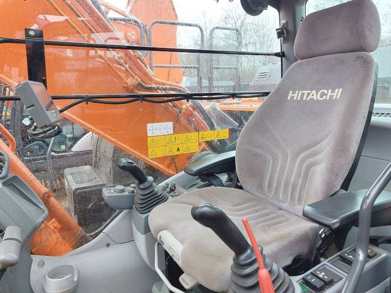 حفار هدم Hitachi ZX 300 LCN-6: صورة 13