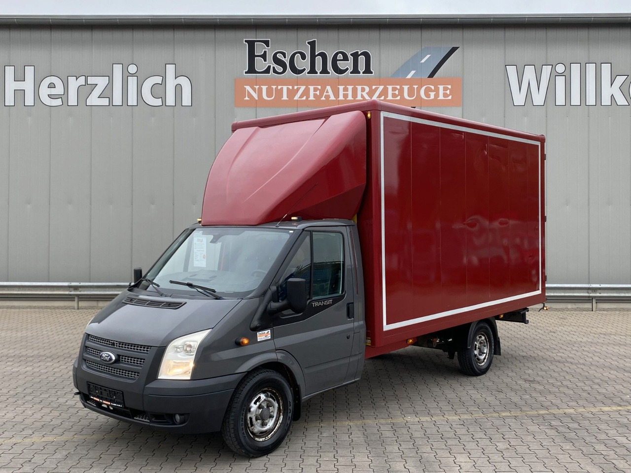 Ford Transit 140 T 350 Möbelkoffer| 3xSitze*ABS*ESP - شاحنة مغلقة الصندوق: صورة 1 Ford Transit 140 T 350 Möbelkoffer| 3xSitze*ABS*ESP - شاحنة مغلقة الصندوق: صورة 1