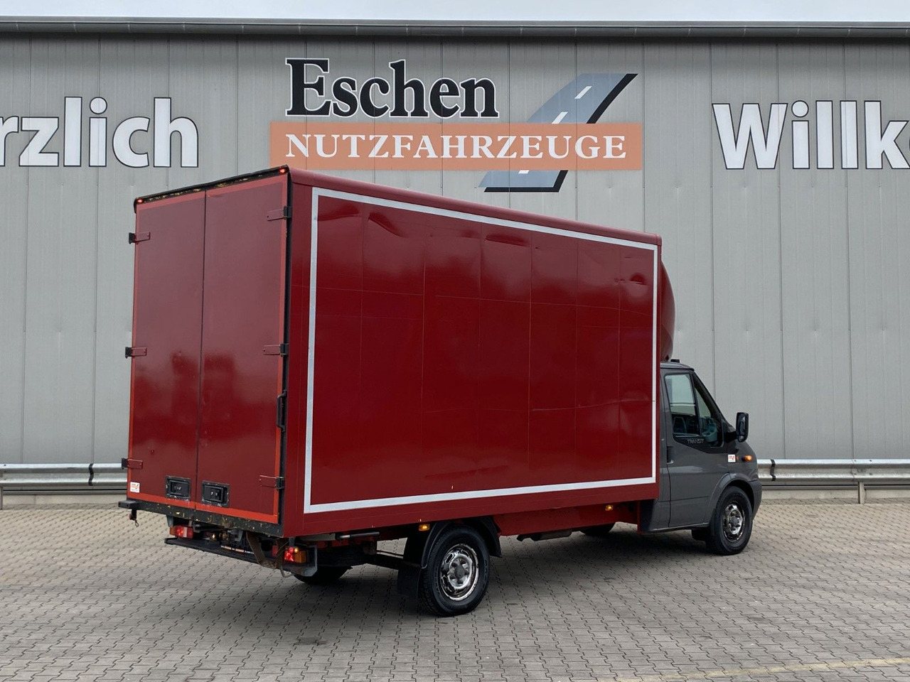Ford Transit 140 T 350 Möbelkoffer| 3xSitze*ABS*ESP - شاحنة مغلقة الصندوق: صورة 5 Ford Transit 140 T 350 Möbelkoffer| 3xSitze*ABS*ESP - شاحنة مغلقة الصندوق: صورة 5