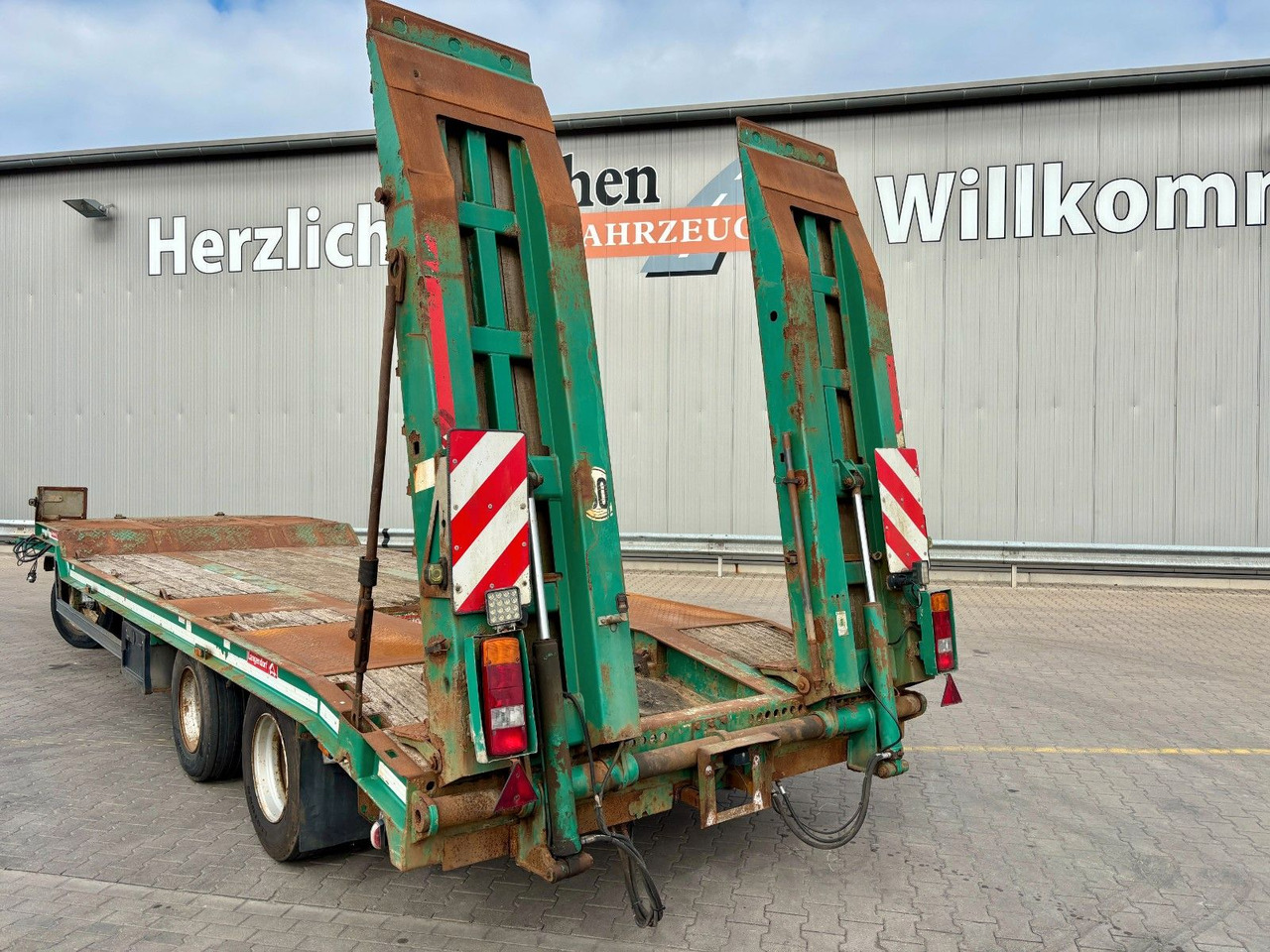 Langendorf Anhänger | hydraulische Rampen*Blatt*BPW-Achsen - مقطورة مسطحة منخفضة: صورة 4 Langendorf Anhänger | hydraulische Rampen*Blatt*BPW-Achsen - مقطورة مسطحة منخفضة: صورة 4