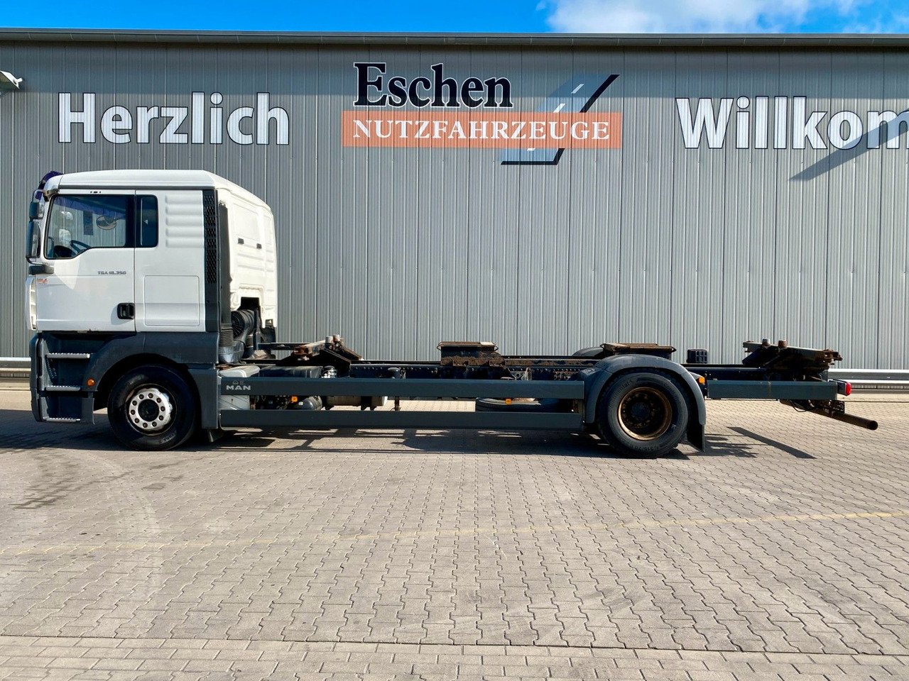 MAN TGA 18.350 LL Fahrschule*Driving school*5 Sitze MAN TGA 18.350 LL Fahrschule*Driving school*5 Sitze - شاحنات الحاويات / جسم علوي قابل للتغيير شاحنة: صورة 2 MAN TGA 18.350 LL Fahrschule*Driving school*5 Sitze MAN TGA 18.350 LL Fahrschule*Driving school*5 Sitze - شاحنات الحاويات / جسم علوي قابل للتغيير شاحنة: صورة 2