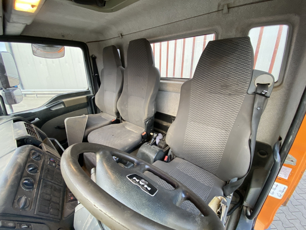 MAN TGL 8.210 4x2 BL - شاحنات مسطحة: صورة 4 MAN TGL 8.210 4x2 BL - شاحنات مسطحة: صورة 4