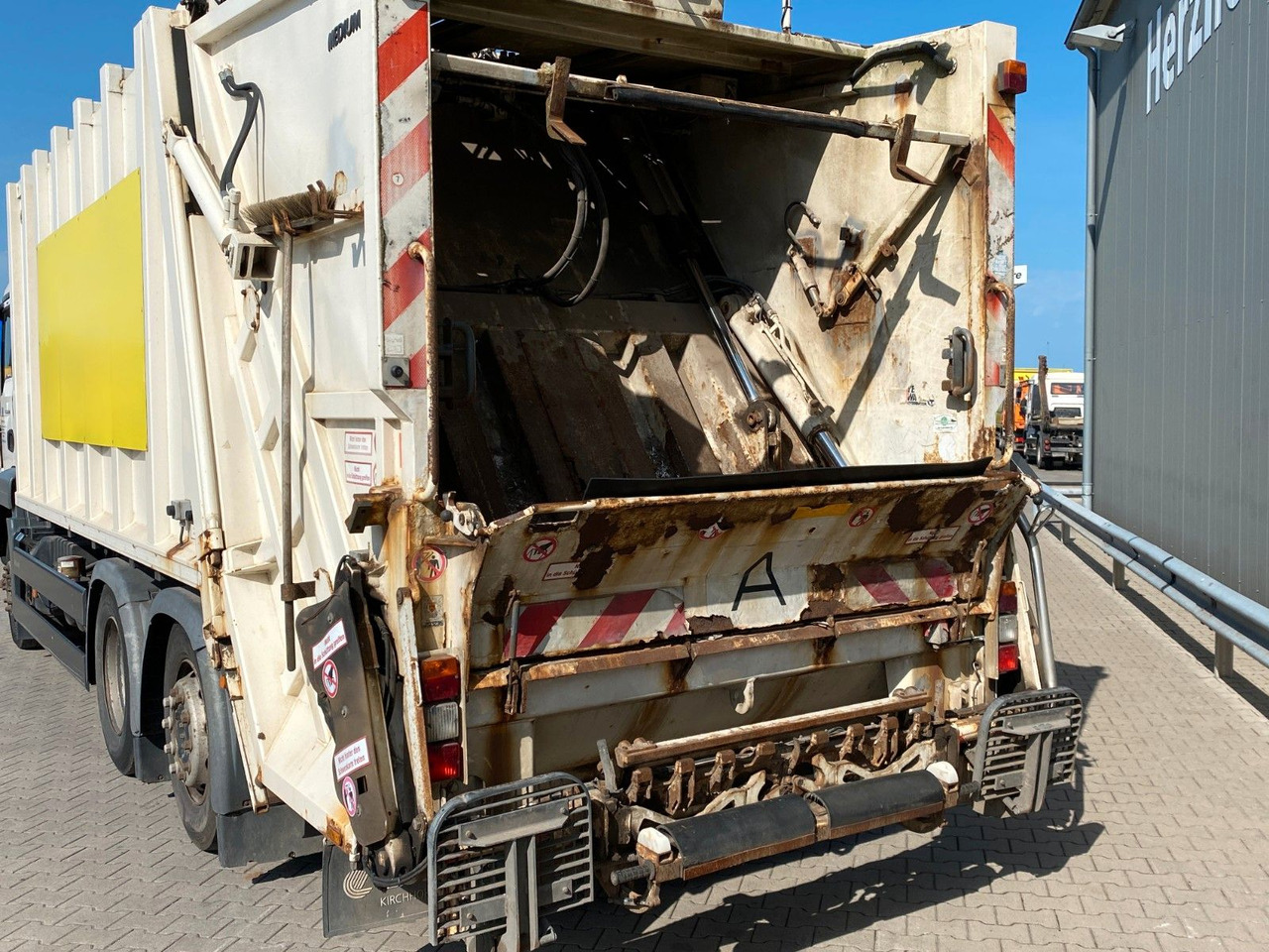 MAN TGS 26.320 6x2-4 | Zöller Medium X2EC24*3x Sitze - شاحنة النفايات: صورة 3 MAN TGS 26.320 6x2-4 | Zöller Medium X2EC24*3x Sitze - شاحنة النفايات: صورة 3