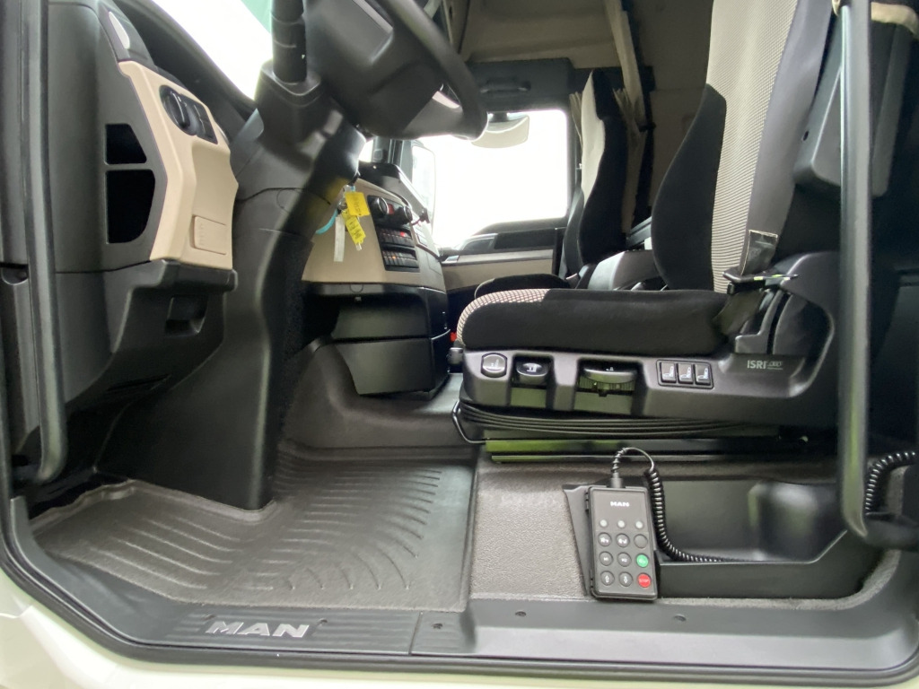 شاحنات مسطحة, شاحنة كرين MAN TGX 26.500 6x2-4 LL / HMF 2110 L-MC Kran: صورة 12 شاحنات مسطحة, شاحنة كرين MAN TGX 26.500 6x2-4 LL / HMF 2110 L-MC Kran: صورة 12