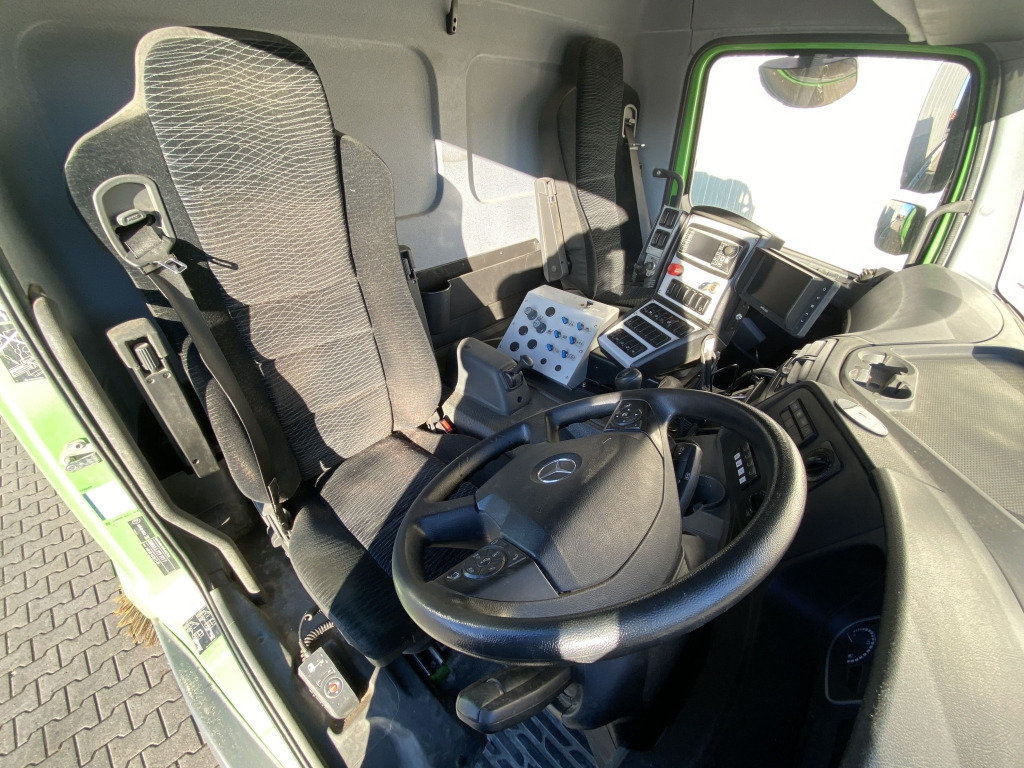 Mercedes-Benz 1323 LKO Atego - سياره كنس شوارع: صورة 5 Mercedes-Benz 1323 LKO Atego - سياره كنس شوارع: صورة 5