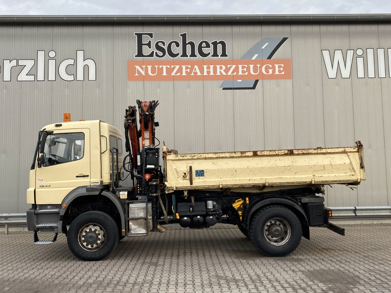 Mercedes-Benz 1833 4x4 Axor | Atlas 105.2-A2*Funk*AHK*3 Sitze - شاحنة قلاب, شاحنة كرين: صورة 3 Mercedes-Benz 1833 4x4 Axor | Atlas 105.2-A2*Funk*AHK*3 Sitze - شاحنة قلاب, شاحنة كرين: صورة 3