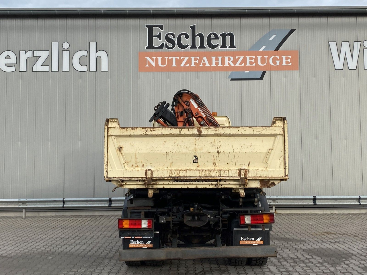 Mercedes-Benz 1833 4x4 Axor | Atlas 105.2-A2*Funk*AHK*3 Sitze - شاحنة قلاب, شاحنة كرين: صورة 5 Mercedes-Benz 1833 4x4 Axor | Atlas 105.2-A2*Funk*AHK*3 Sitze - شاحنة قلاب, شاحنة كرين: صورة 5