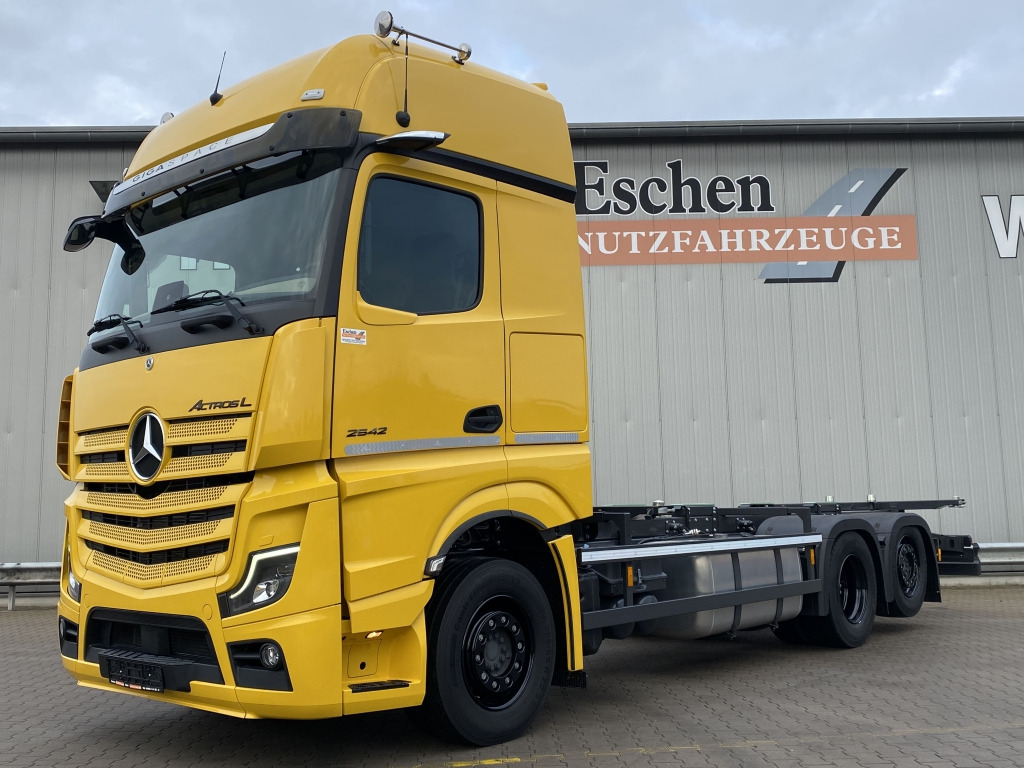 Mercedes-Benz 2542 L 6x2 Actros Giga-Space - شاحنات الحاويات / جسم علوي قابل للتغيير شاحنة: صورة 1 Mercedes-Benz 2542 L 6x2 Actros Giga-Space - شاحنات الحاويات / جسم علوي قابل للتغيير شاحنة: صورة 1