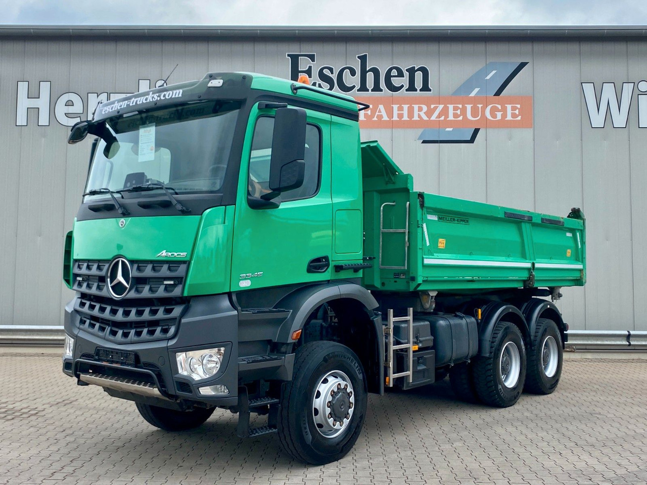 Mercedes-Benz Arocs 3345 6x6 | MEILLER*Bordmatik*Blatt*AHK+Oel - شاحنة قلاب: صورة 2 Mercedes-Benz Arocs 3345 6x6 | MEILLER*Bordmatik*Blatt*AHK+Oel - شاحنة قلاب: صورة 2