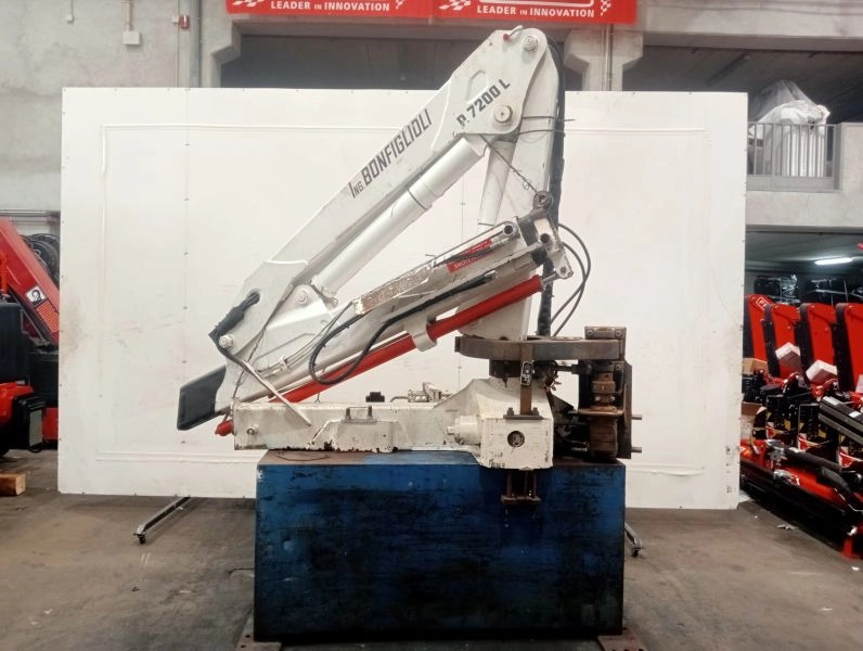 Grúa Bonfiglioli P.7200L - ونش كرين - شاحنة: صورة 1 Grúa Bonfiglioli P.7200L - ونش كرين - شاحنة: صورة 1