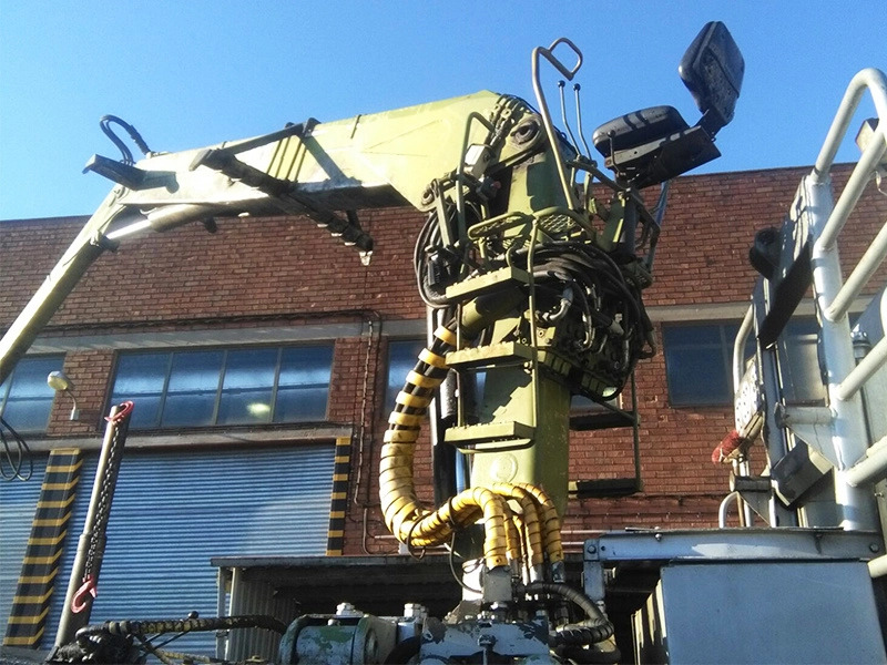 Grúa forestal Loglift F241 - ونش كرين - معدات الغابات: صورة 3 Grúa forestal Loglift F241 - ونش كرين - معدات الغابات: صورة 3