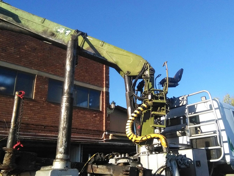 Grúa forestal Loglift F241 - ونش كرين - معدات الغابات: صورة 1 Grúa forestal Loglift F241 - ونش كرين - معدات الغابات: صورة 1