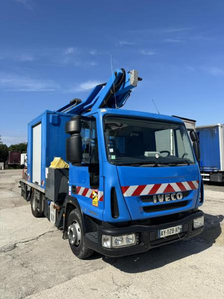 Iveco Eurocargo 100E18 - منصة تلسكوبية محمولة على شاحنة: صورة 1 Iveco Eurocargo 100E18 - منصة تلسكوبية محمولة على شاحنة: صورة 1