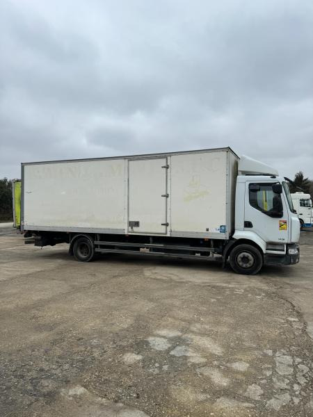 Renault Midlum 180 - شاحنة مقفلة: صورة 2 Renault Midlum 180 - شاحنة مقفلة: صورة 2