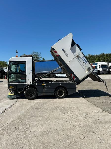 Schmidt Clingo 500 Compact 400 - سياره كنس شوارع: صورة 2 Schmidt Clingo 500 Compact 400 - سياره كنس شوارع: صورة 2