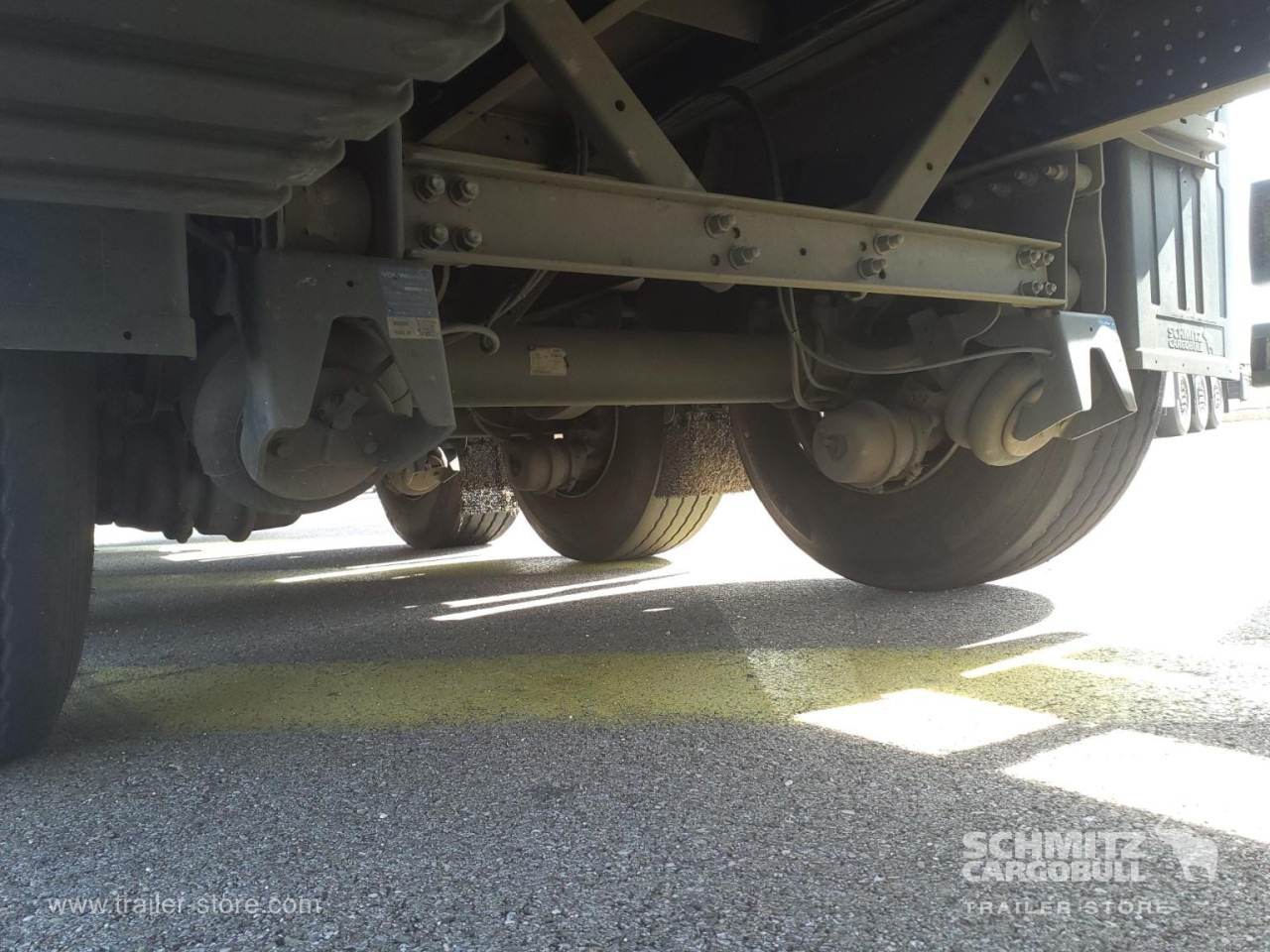 SCHMITZ Dryfreight Standard Taillift - نصف مقطورة صندوق مغلق: صورة 2 SCHMITZ Dryfreight Standard Taillift - نصف مقطورة صندوق مغلق: صورة 2