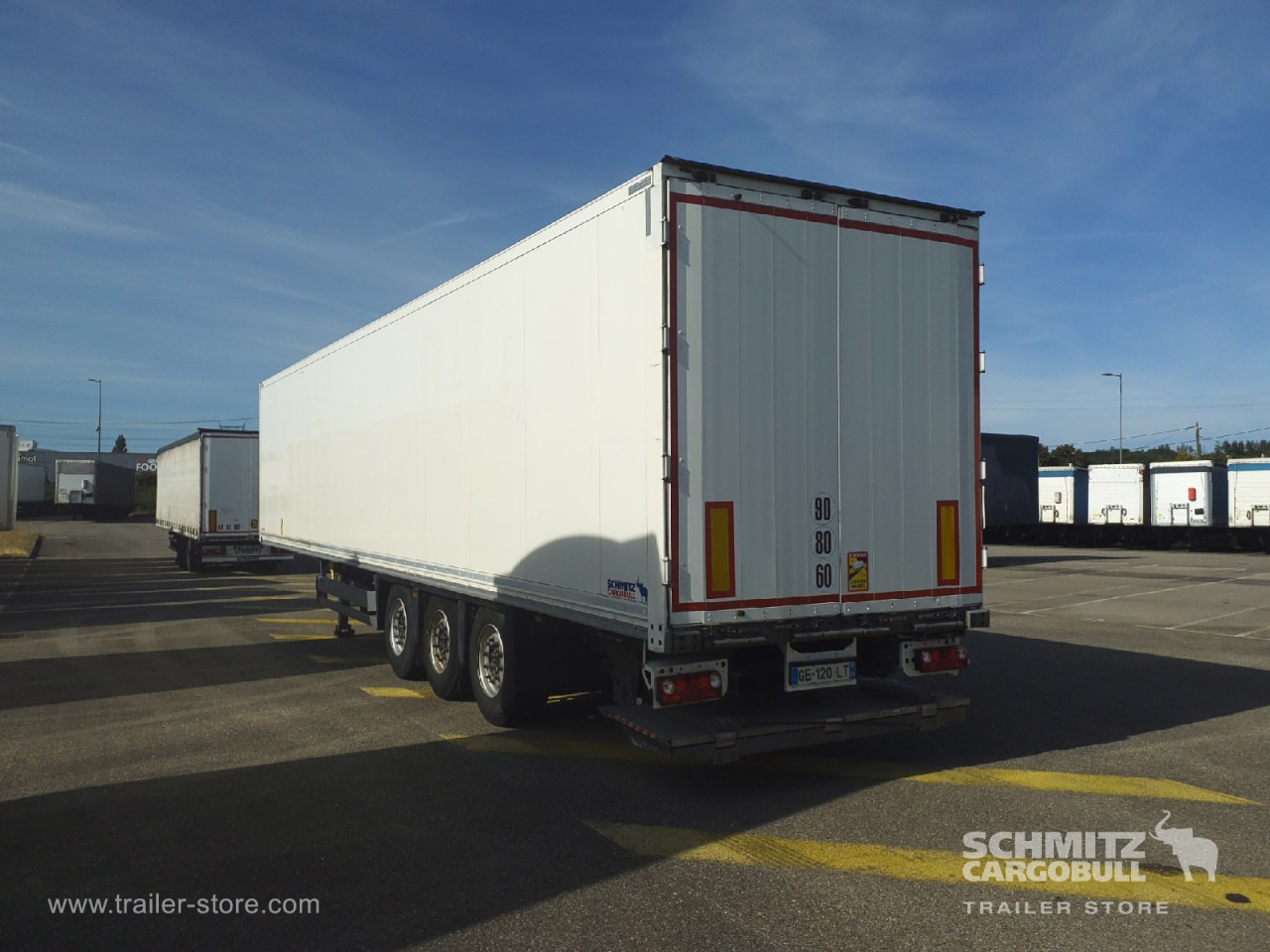 SCHMITZ Dryfreight Standard Taillift - نصف مقطورة صندوق مغلق: صورة 1 SCHMITZ Dryfreight Standard Taillift - نصف مقطورة صندوق مغلق: صورة 1