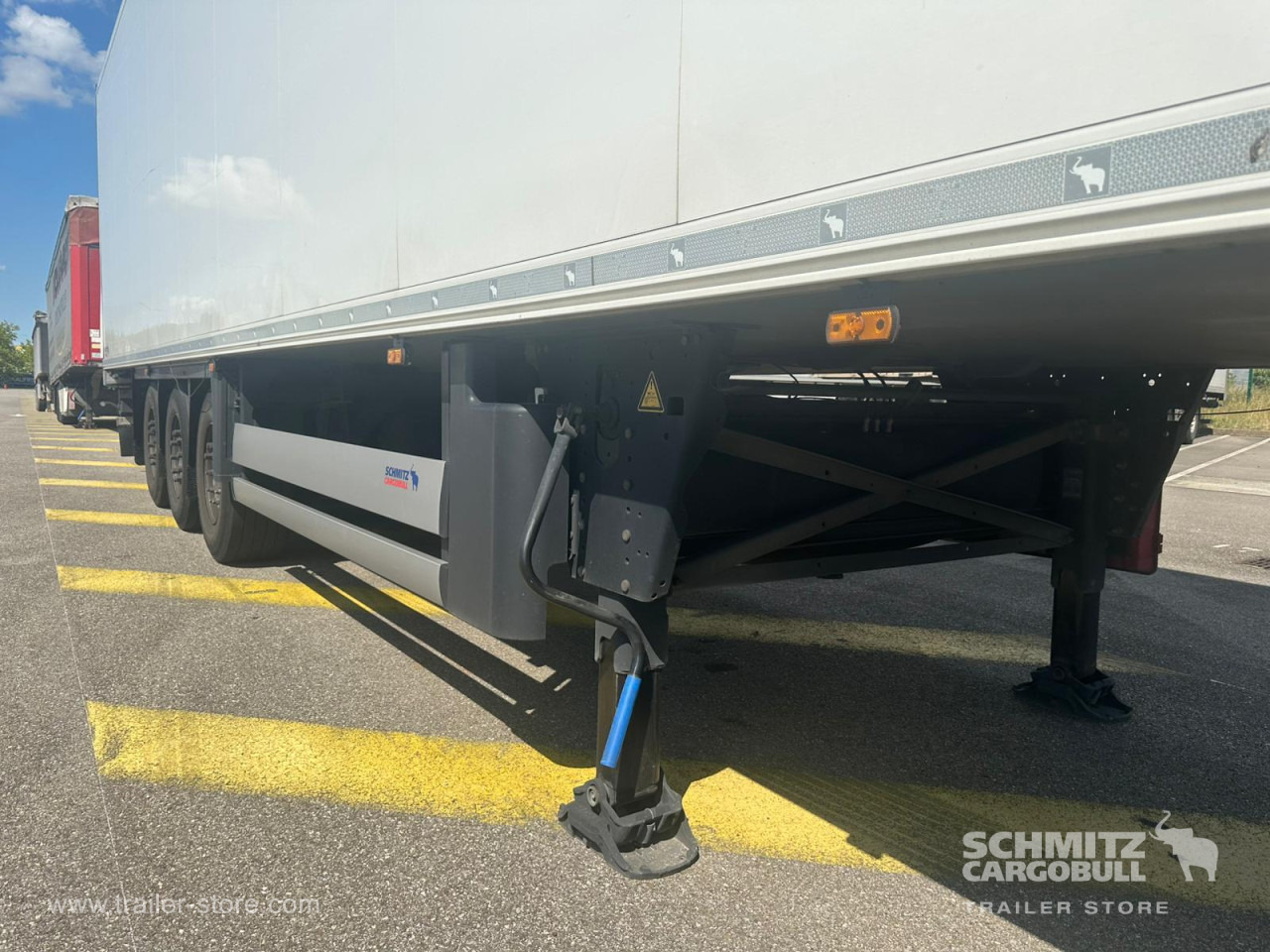 SCHMITZ Reefer Standard Taillift - نصف مقطورة متساوي الحرارة: صورة 2 SCHMITZ Reefer Standard Taillift - نصف مقطورة متساوي الحرارة: صورة 2