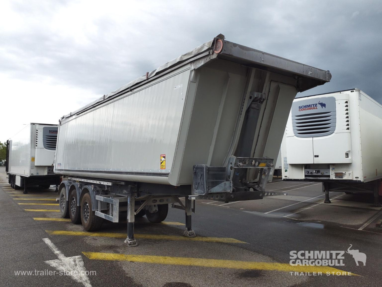 SCHMITZ Tipper Alu-square sided body 39m³ - قلابة نصف مقطورة نصف مقطورة قلابة: صورة 1 SCHMITZ Tipper Alu-square sided body 39m³ - قلابة نصف مقطورة نصف مقطورة قلابة: صورة 1