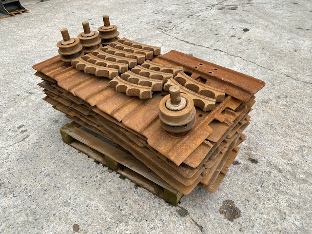 Bodenplatten 750mm - CAT D 6 K/N LGP - Systeme One - 246-5726  - مسارات - آلات البناء: صورة 1 Bodenplatten 750mm - CAT D 6 K/N LGP - Systeme One - 246-5726  - مسارات - آلات البناء: صورة 1