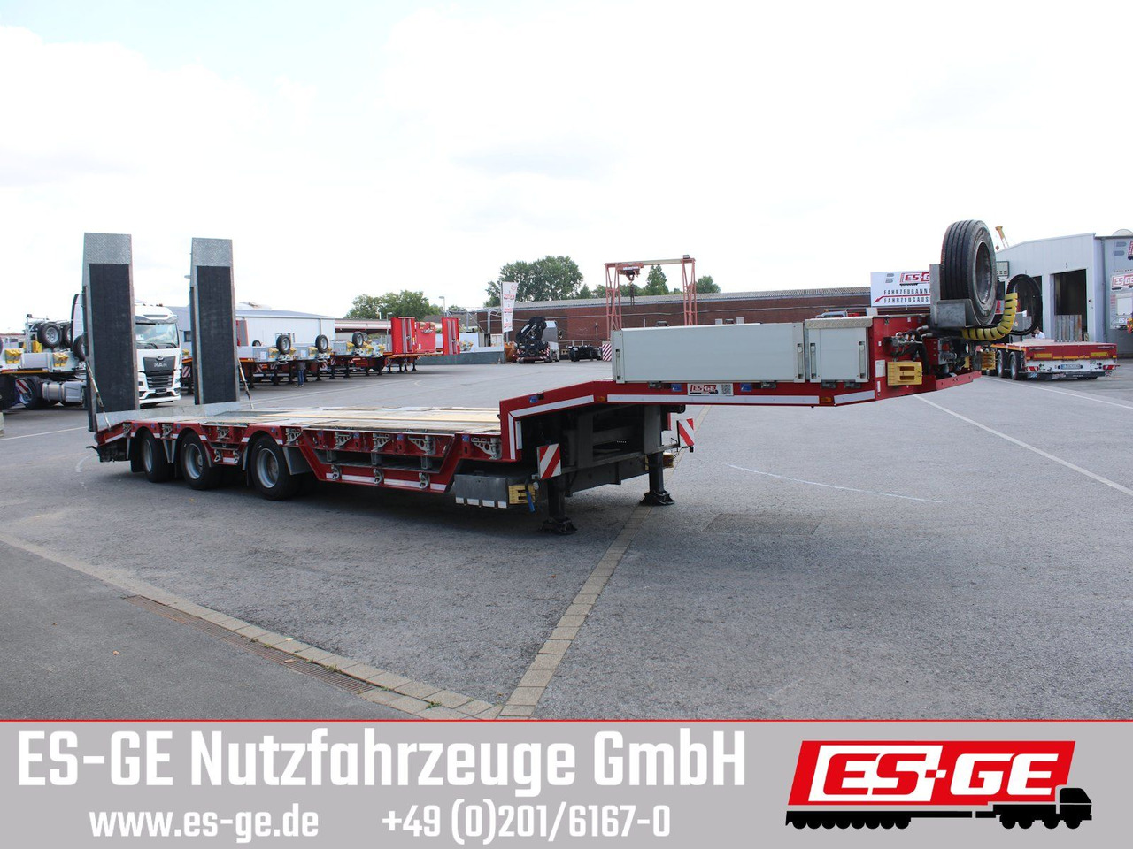 ES-GE 3-Achs-Satteltieflader, Radmulden - عربة منخفضة مسطحة نصف مقطورة: صورة 4 ES-GE 3-Achs-Satteltieflader, Radmulden - عربة منخفضة مسطحة نصف مقطورة: صورة 4