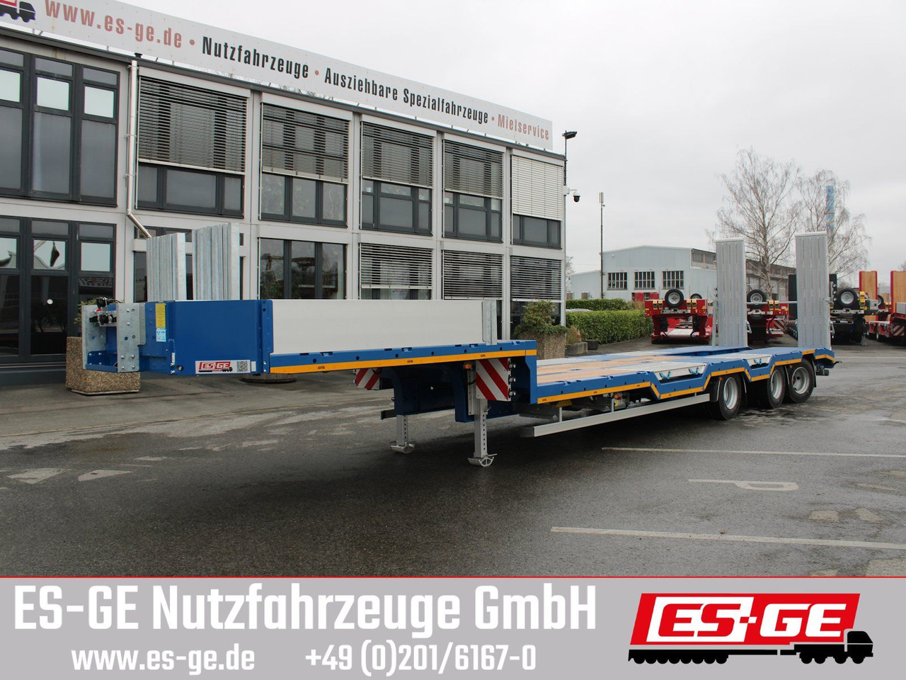 ES-GE 3-Achs-Satteltieflader - Radmulden - عربة منخفضة مسطحة نصف مقطورة: صورة 2 ES-GE 3-Achs-Satteltieflader - Radmulden - عربة منخفضة مسطحة نصف مقطورة: صورة 2