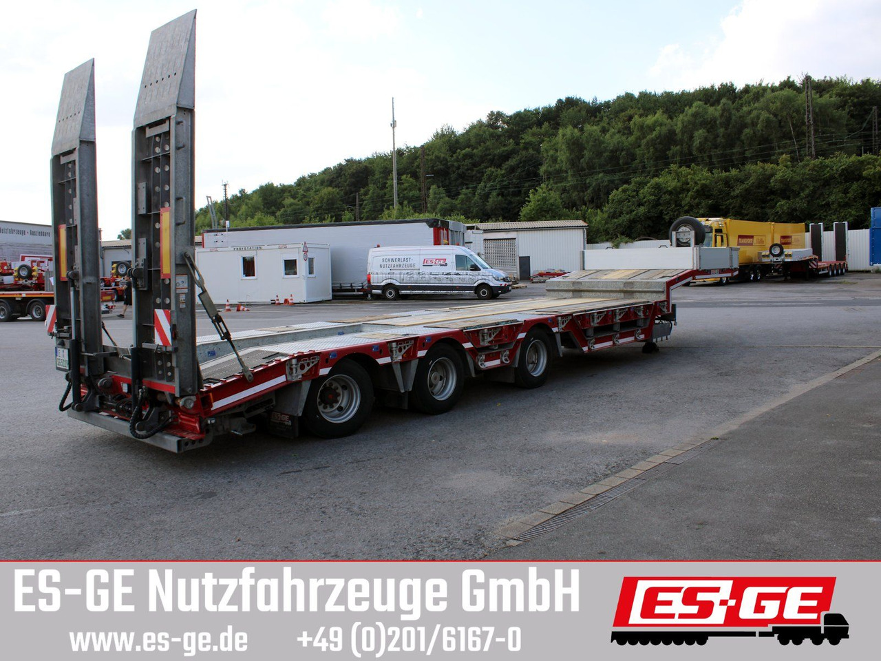 ES-GE 3-Achs-Satteltieflader, Radmulden - عربة منخفضة مسطحة نصف مقطورة: صورة 3 ES-GE 3-Achs-Satteltieflader, Radmulden - عربة منخفضة مسطحة نصف مقطورة: صورة 3