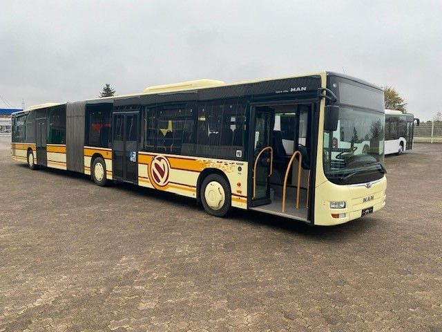 MAN A 23 Lions City Gelenkbus KLIMA 60 Sitze GURTE - حافلة مفصلية: صورة 1 MAN A 23 Lions City Gelenkbus KLIMA 60 Sitze GURTE - حافلة مفصلية: صورة 1